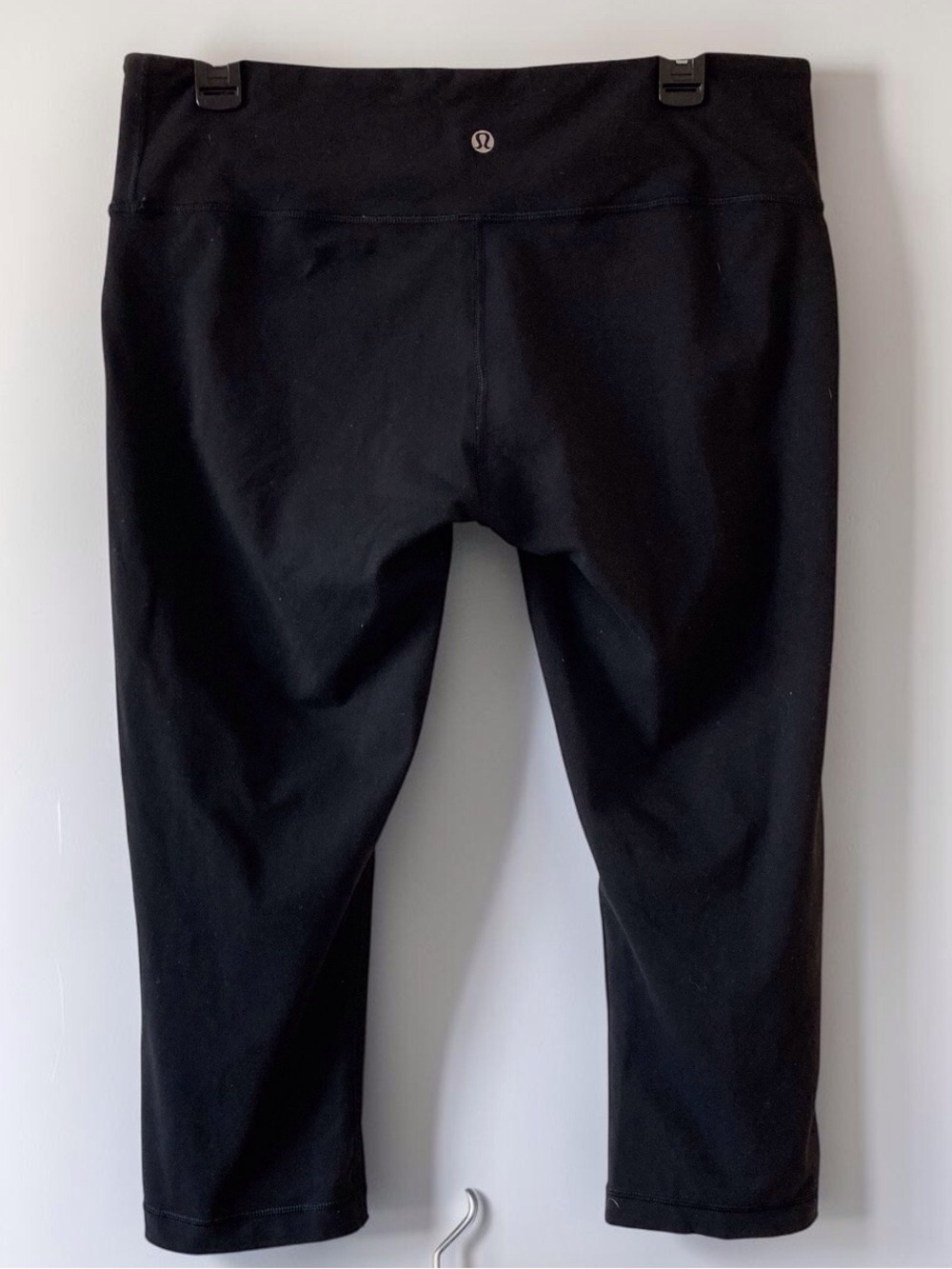 Lululemon Black Cropped Leggings Womens Size 12 Athleisure